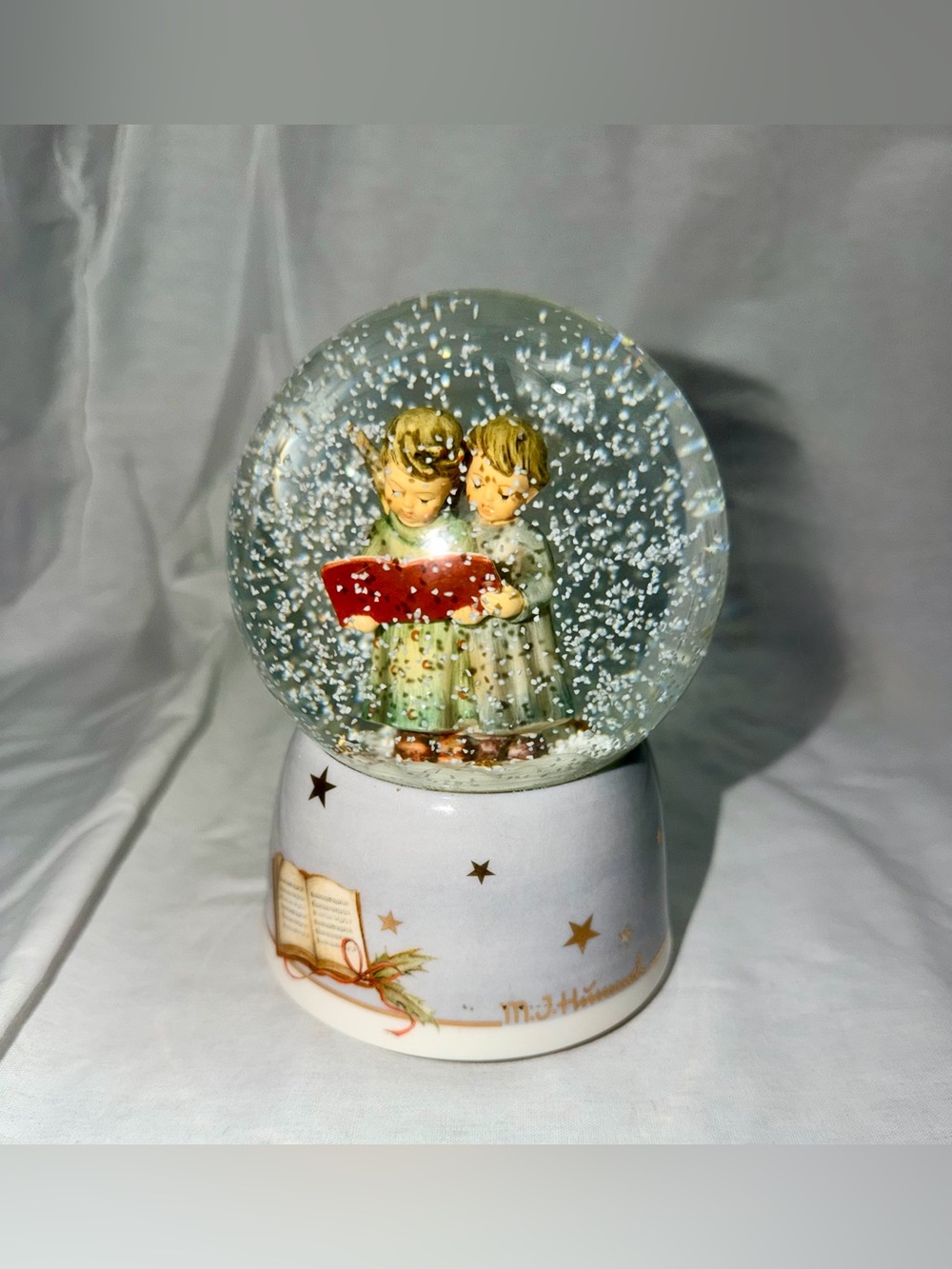 Original M.I. Hummel Musical Christmas Snow Globe Germany Carolers